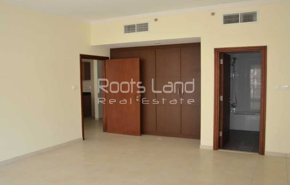 Modern Unit| Great Location | Spacious | Furnished - Image 7