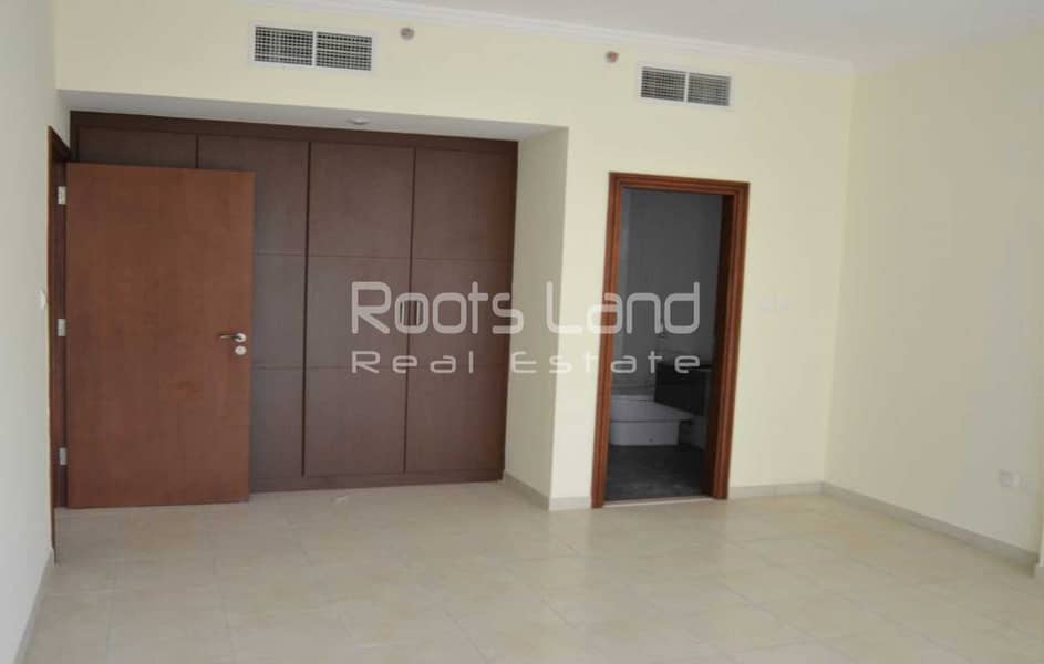 Modern Unit| Great Location | Spacious | Furnished - Image 8