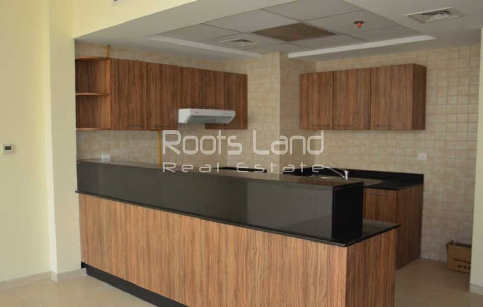 Modern Unit| Great Location | Spacious | Furnished - Image 9