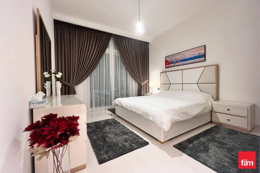 Luxury Living I Fully Furnished Available Med Dec - Image 13