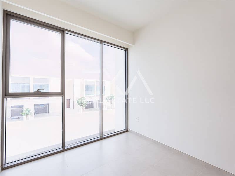 On the Park I Multiple Cheques I Ready to Move in - Image 9