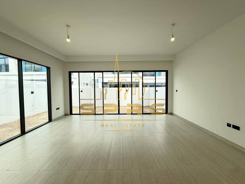 Elegant 5BR + Maid's Room | Lagoon Community | Brand New