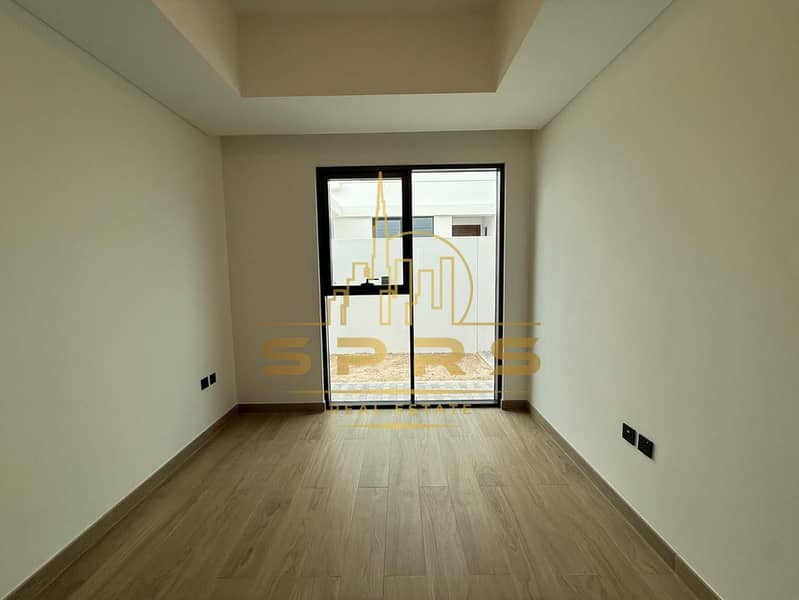 Elegant 5BR + Maid's Room | Lagoon Community | Brand New