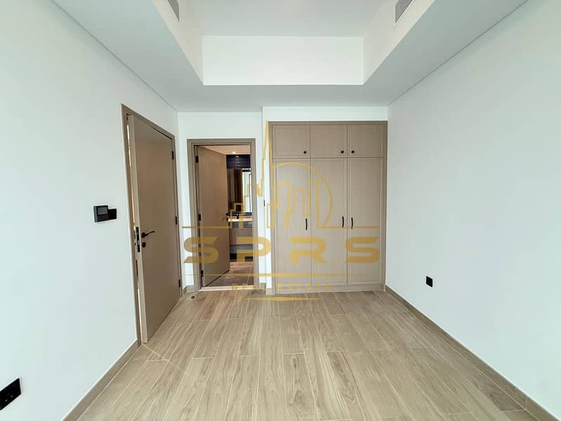 Elegant 5BR + Maid's Room | Lagoon Community | Brand New - Image 8