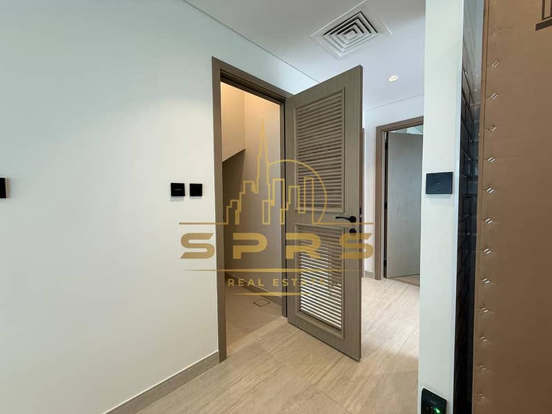 Elegant 5BR + Maid's Room | Lagoon Community | Brand New - Image 11