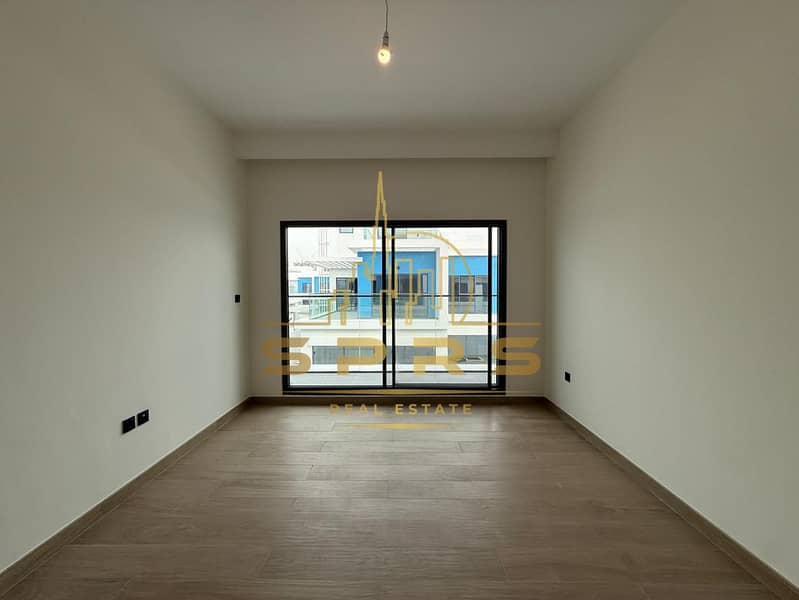 Elegant 5BR + Maid's Room | Lagoon Community | Brand New - Image 17