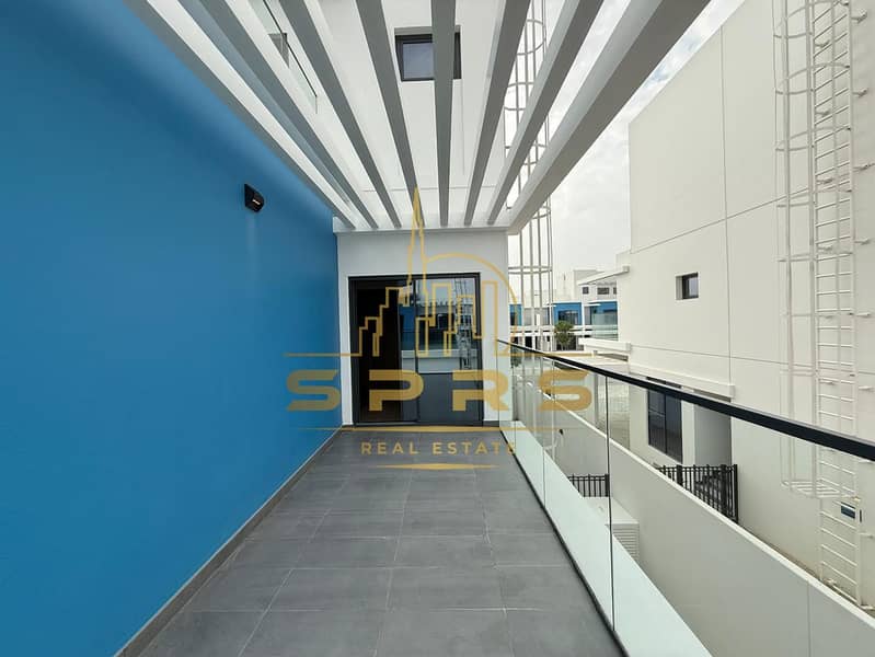 Elegant 5BR + Maid's Room | Lagoon Community | Brand New - Image 19