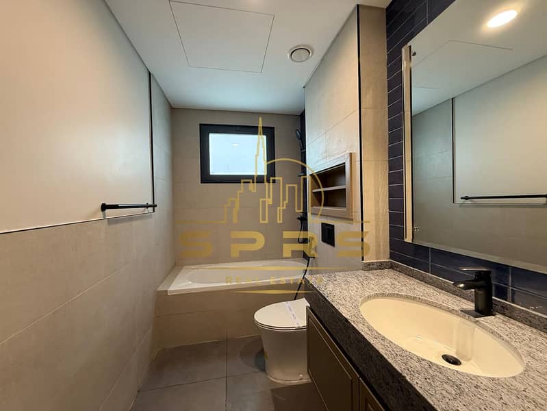 Elegant 5BR + Maid's Room | Lagoon Community | Brand New - Image 21