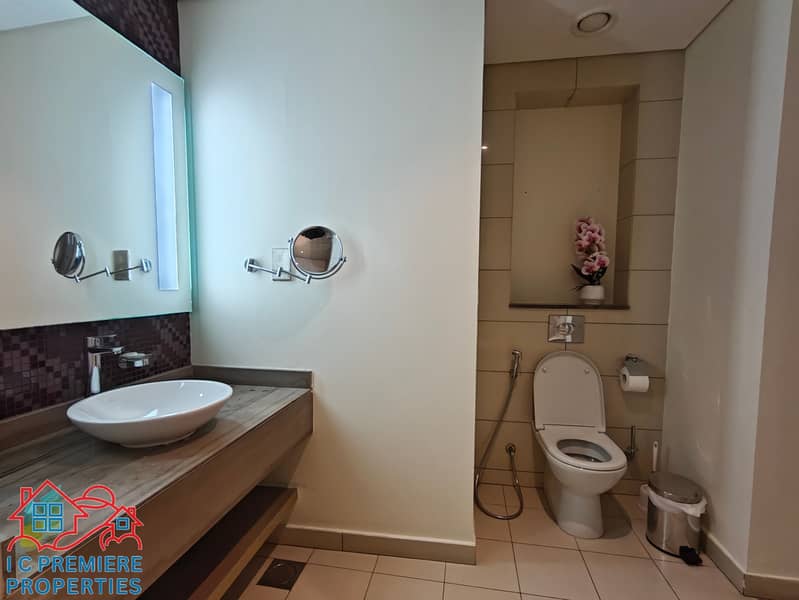 High Floor | Vacant | Impressive Creek View - Image 15