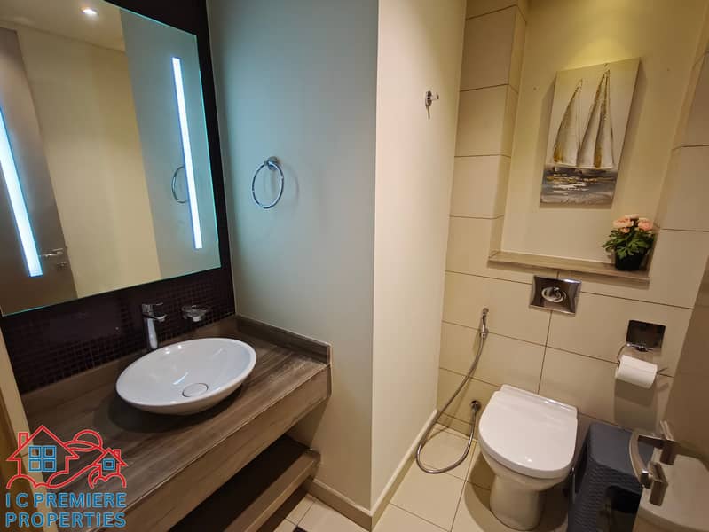 High Floor | Vacant | Impressive Creek View - Image 16