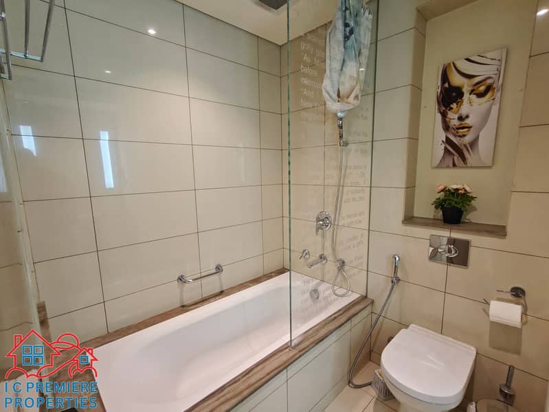 High Floor | Vacant | Impressive Creek View - Image 17