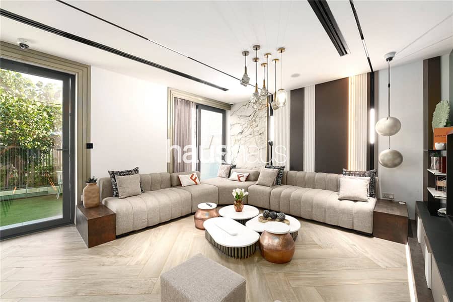 Single Row | 4 Bed | Extended and Upgraded | VOT - Image 8