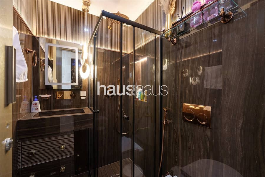 Single Row | 4 Bed | Extended and Upgraded | VOT - Image 12