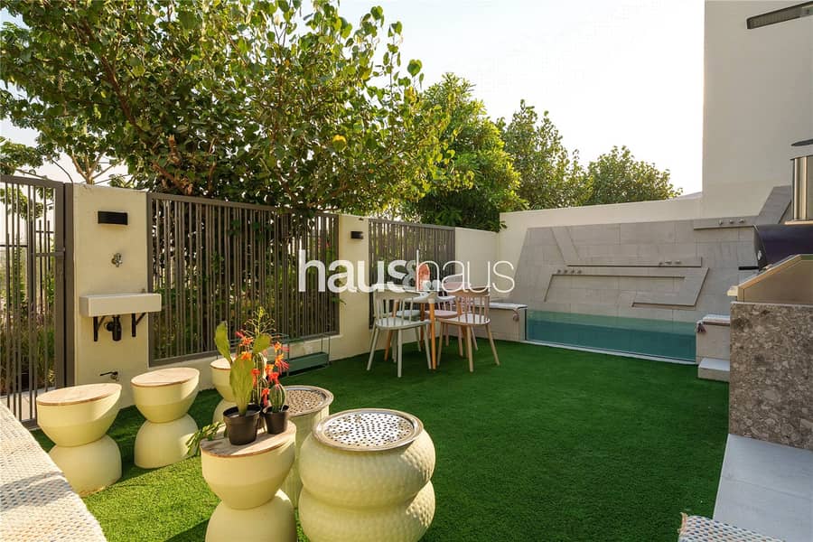 Single Row | 4 Bed | Extended and Upgraded | VOT - Image 17