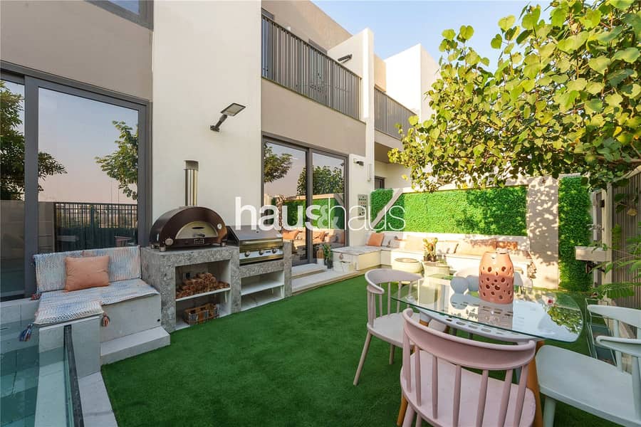 Single Row | 4 Bed | Extended and Upgraded | VOT - Image 21