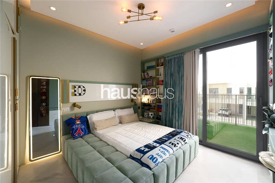 Single Row | 4 Bed | Extended and Upgraded | VOT - Image 26