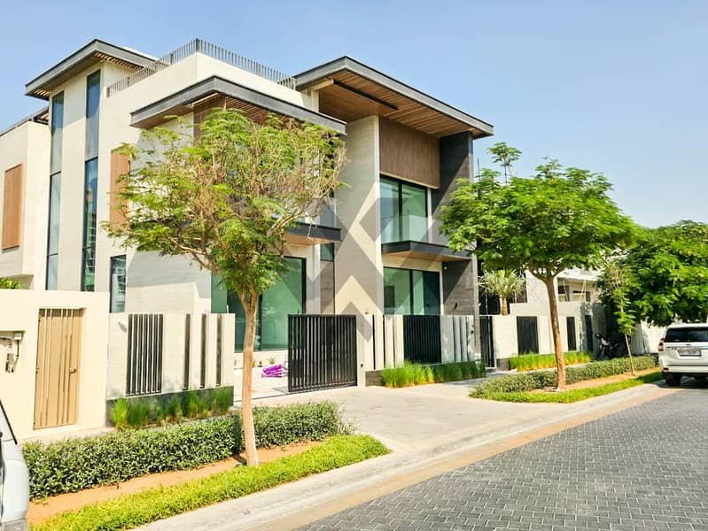 Best Deal|7-BR Custom Built Luxury Park Facing Villa in Parkways