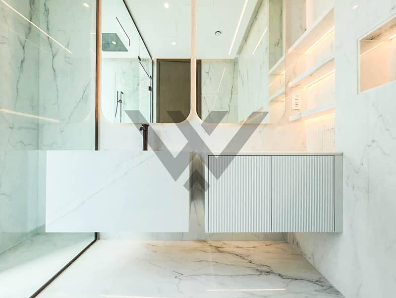 Best Deal|7-BR Custom Built Luxury Park Facing Villa in Parkways - Image 28