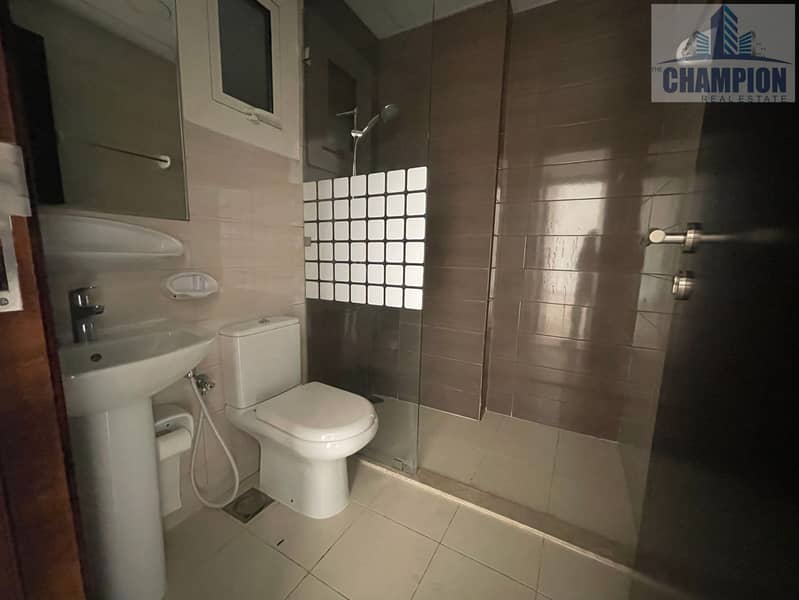 Ultra Spacious 1'BHK With Balcony+GyM+Parking L Rent Only 58K By 4/Payments | Near To Mosque - Image 10