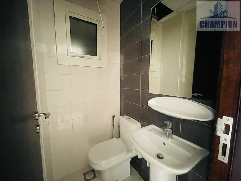 Ultra Spacious 1'BHK With Balcony+GyM+Parking L Rent Only 58K By 4/Payments | Near To Mosque - Image 11