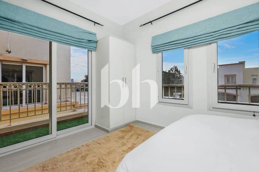 Lake backing | Upgraded | Furnished | Large Plot - Image 10