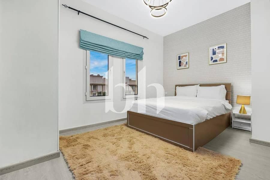 Lake backing | Upgraded | Furnished | Large Plot - Image 11