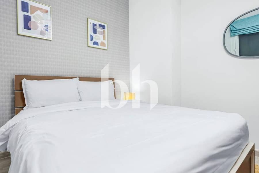 Lake backing | Upgraded | Furnished | Large Plot - Image 14