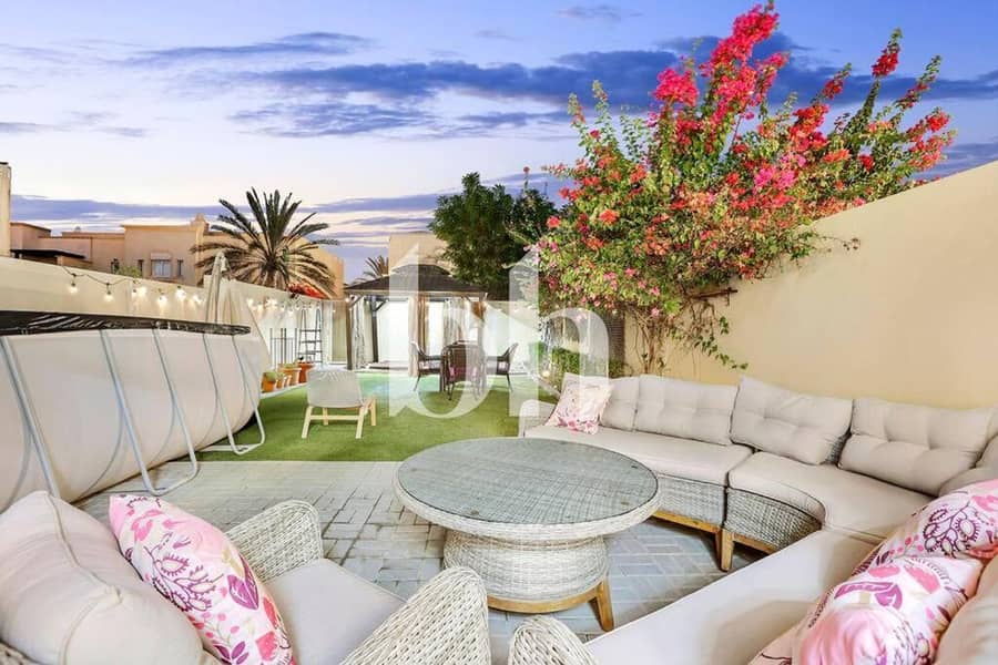 Lake backing | Upgraded | Furnished | Large Plot - Image 17