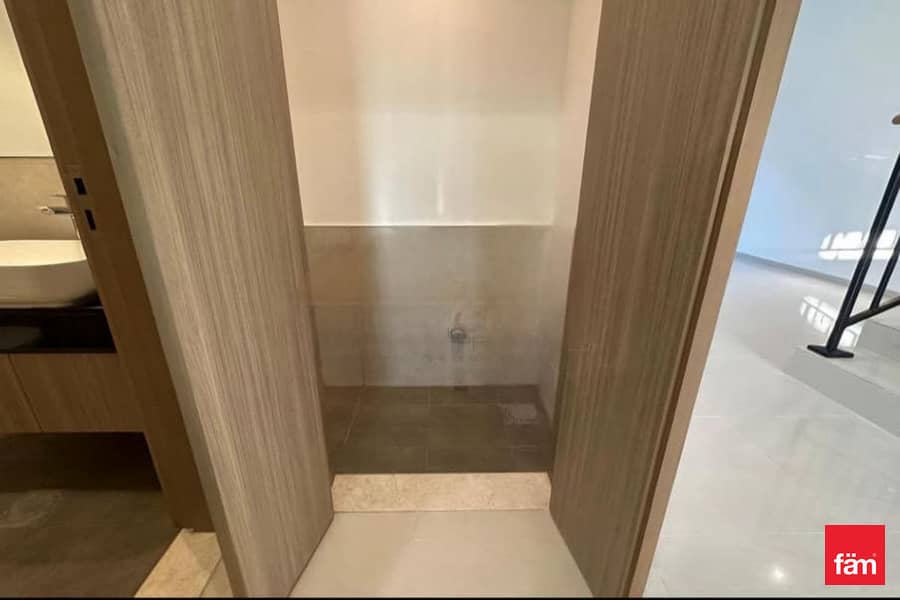 Handover Soon Great Unit Resale Ready