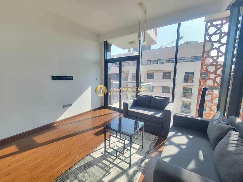 Corner Unit | Bright | Spacious