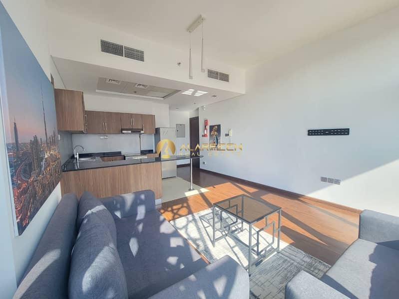 Corner Unit | Bright | Spacious