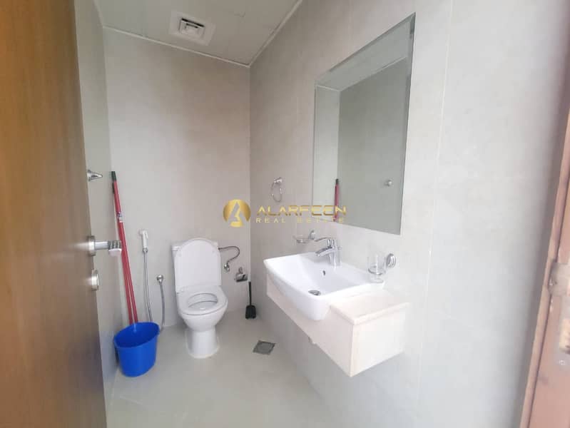 Corner Unit | Bright | Spacious - Image 8