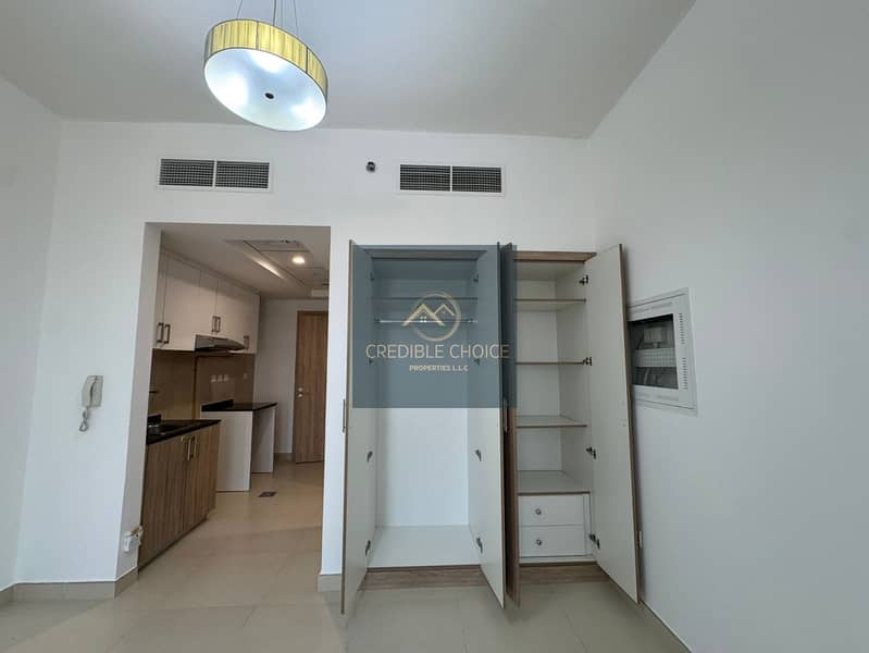 HUGE BALCONY | NEAR BUS STOP | NEAR METRO | POOL | VACANT | READY - Image 7