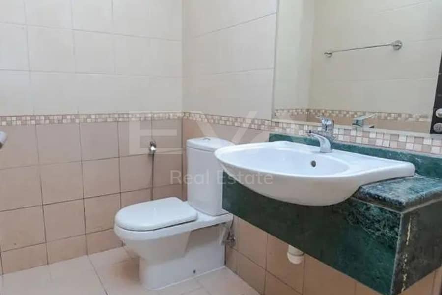 Unfurnished | Community View | Vacant - Image 9