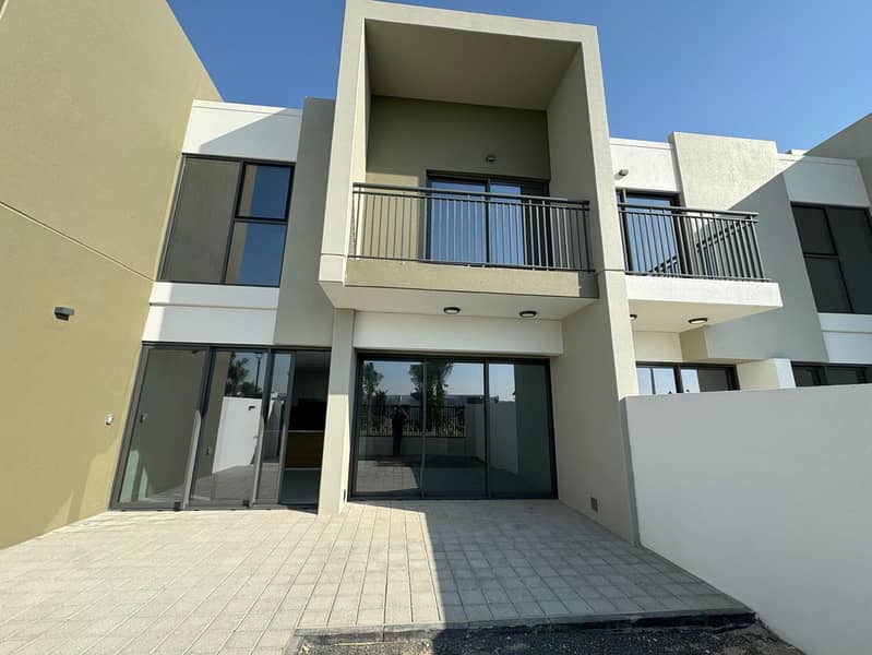 3BR+Maid’s Townhouse Villa For Rent in Villanova La Rose 5