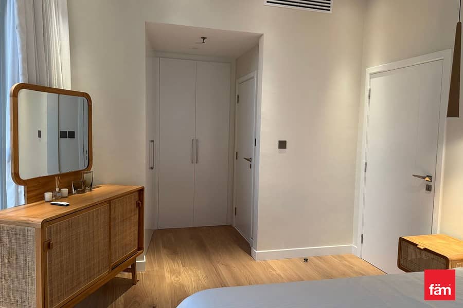 Highend Upgraded | Corner Unit| Landmark View - Image 13