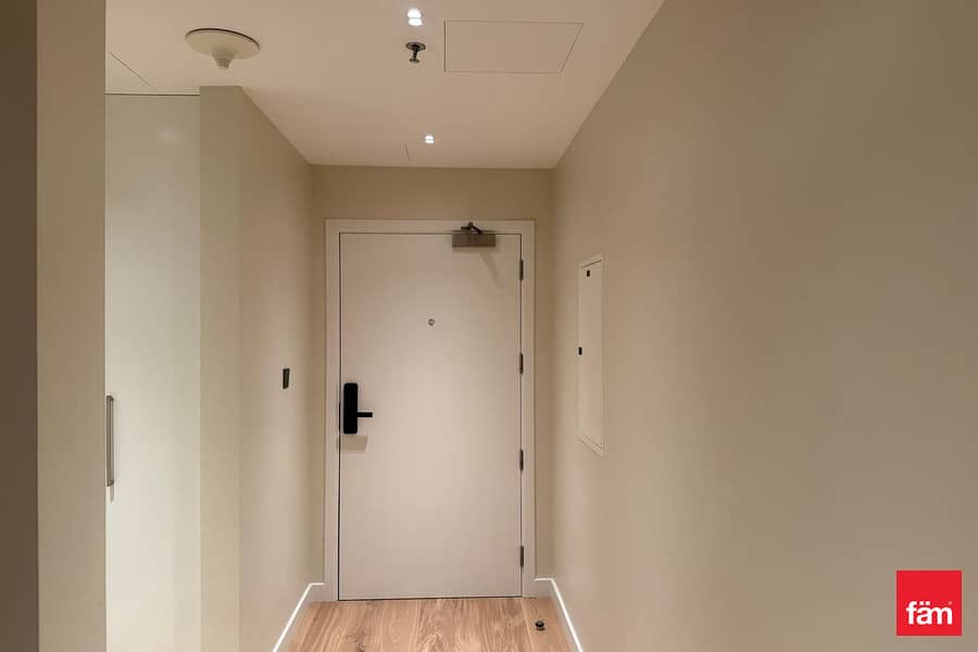 Highend Upgraded | Corner Unit| Landmark View - Image 15