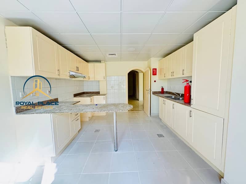 FULL LAKE VIEW | 2E | SPECIOUS LAYOUT |VACANT - Image 7