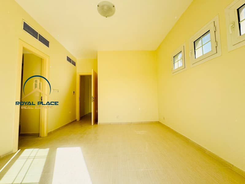 FULL LAKE VIEW | 2E | SPECIOUS LAYOUT |VACANT - Image 12