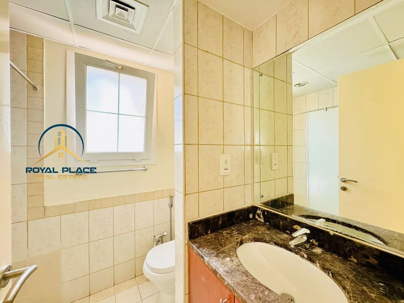 FULL LAKE VIEW | 2E | SPECIOUS LAYOUT |VACANT - Image 18