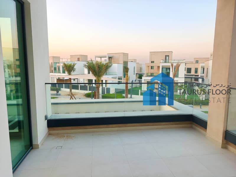 4BR +Maidroom|| Central Park|| Best in Class Amenities