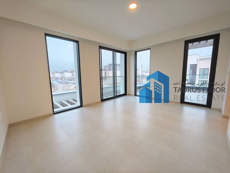 4BR +Maidroom|| Central Park|| Best in Class Amenities - Image 8