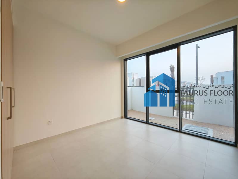 4BR +Maidroom|| Central Park|| Best in Class Amenities - Image 12