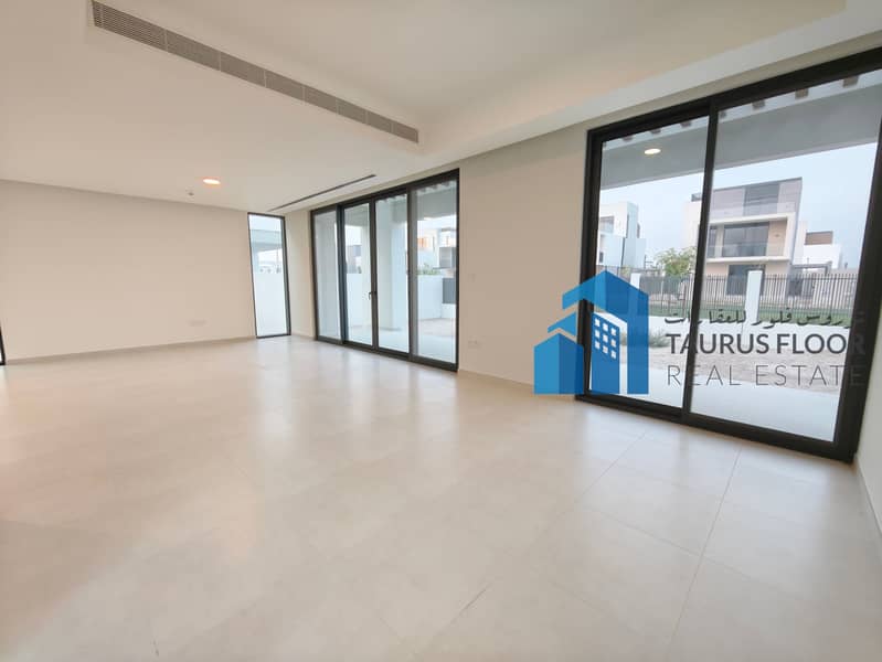 4BR +Maidroom|| Central Park|| Best in Class Amenities - Image 14