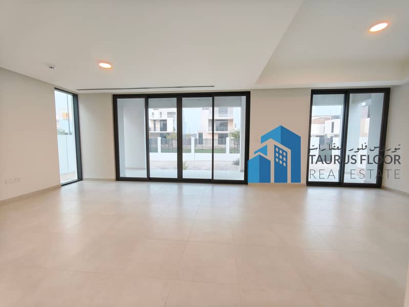 4BR +Maidroom|| Central Park|| Best in Class Amenities - Image 15