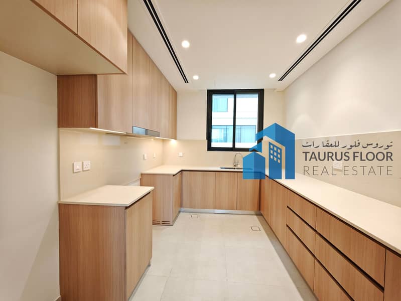 4BR +Maidroom|| Central Park|| Best in Class Amenities - Image 17