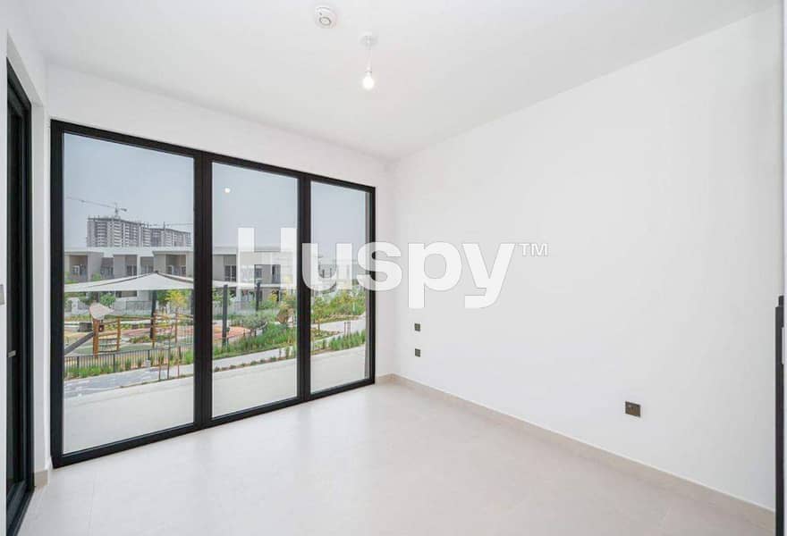 Entertainment Sky Suite | Internal | Open Kitchen - Image 8