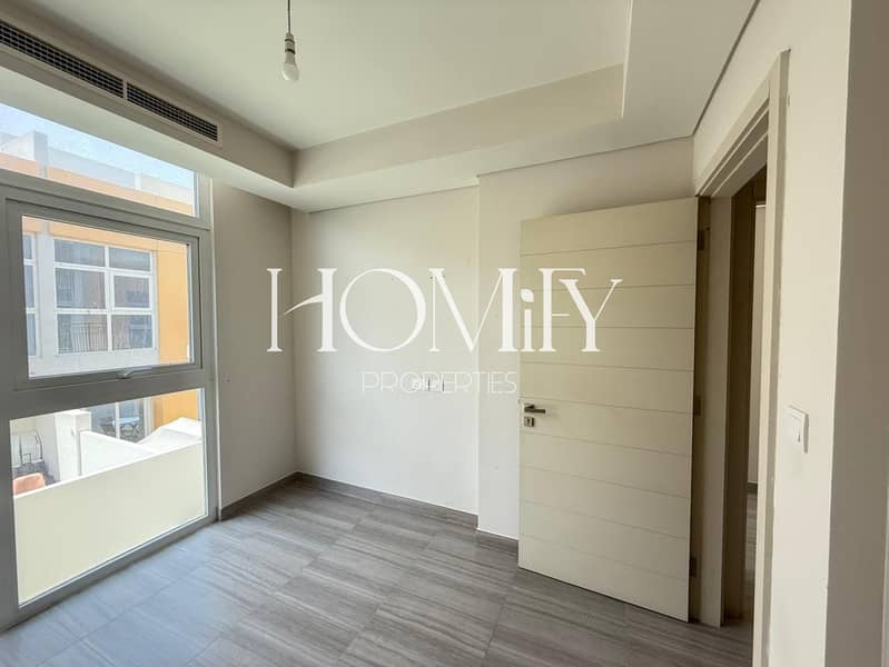 Prime Location | Huge Layout | Luxurious Townhouse - Image 6