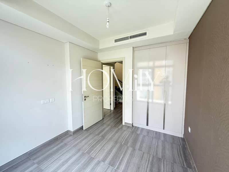 Prime Location | Huge Layout | Luxurious Townhouse - Image 10