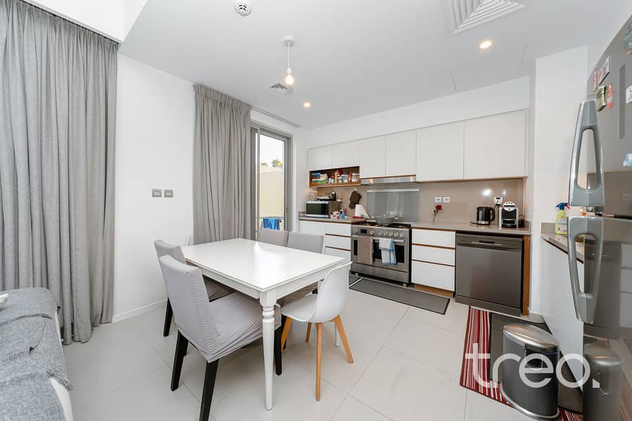 Exclusive | Single Row | 4 Bed